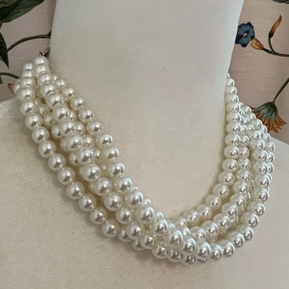 Five strands multi layered faux pearl necklace 11" up to 17" - Picture 1 of 13